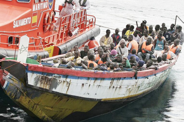 Arrivée massive de migrants aux Îles Canaries : Arrivée massive de migrants aux Îles Canaries